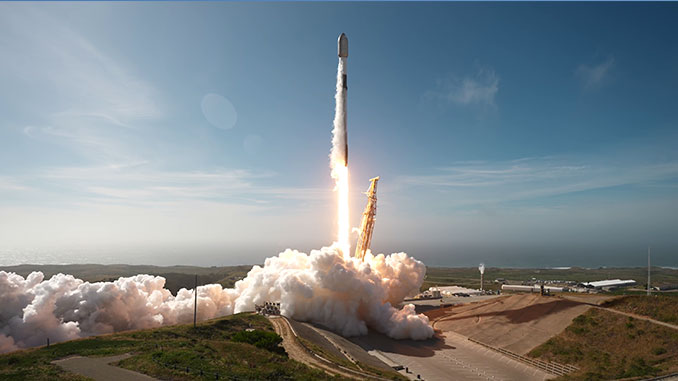 Starlink 17-17 任务自范登堡升空(配图:SpaceX,转载自 Spaceflight Now 报道)