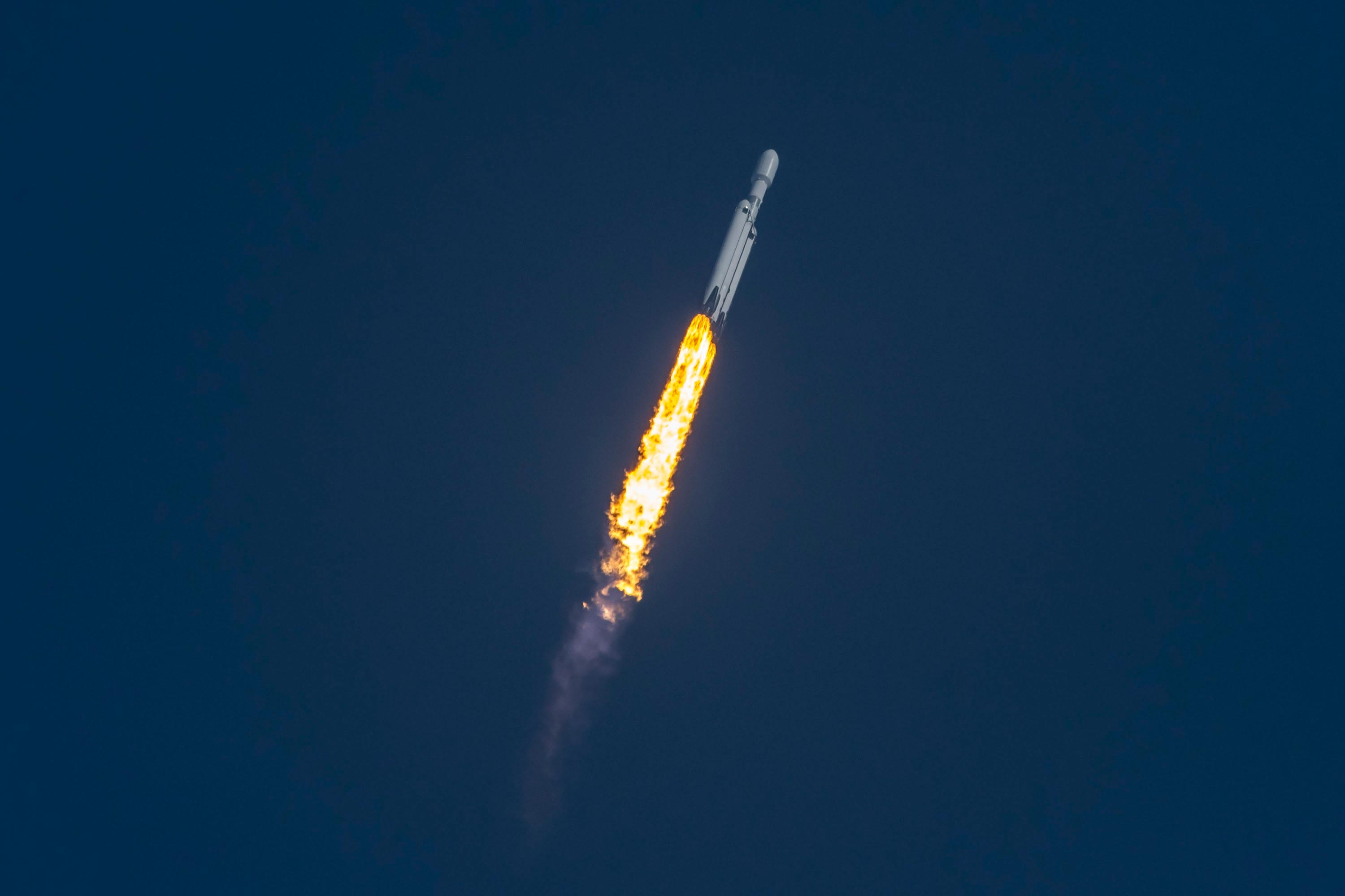 Blue Origin Revamps Employee Incentive Plan Amid SpaceX IPO Threat