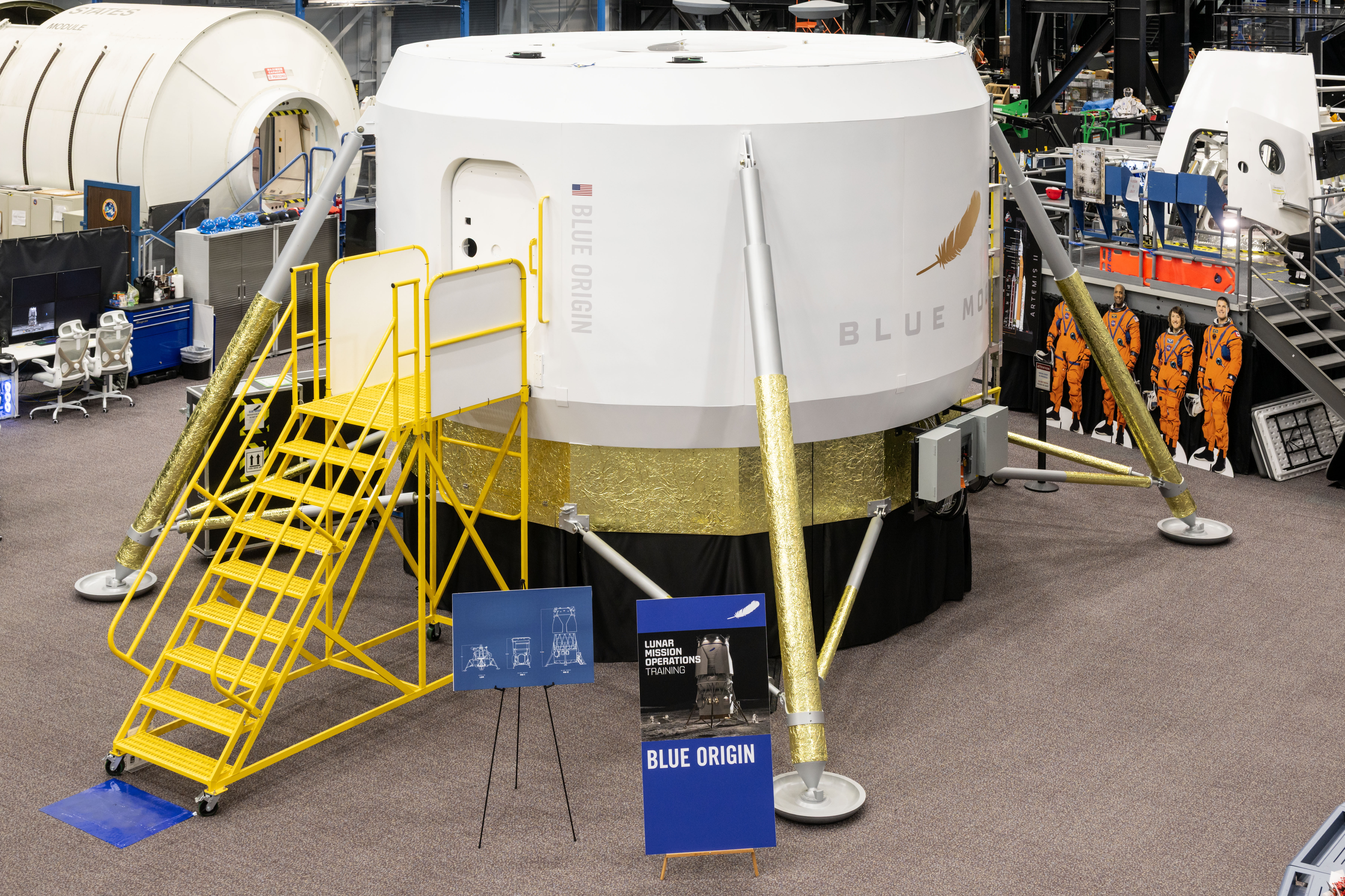 Blue Origin Blue Moon Mark 2 Crew Cabin Mockup Arrives at NASA Johnson Space Center