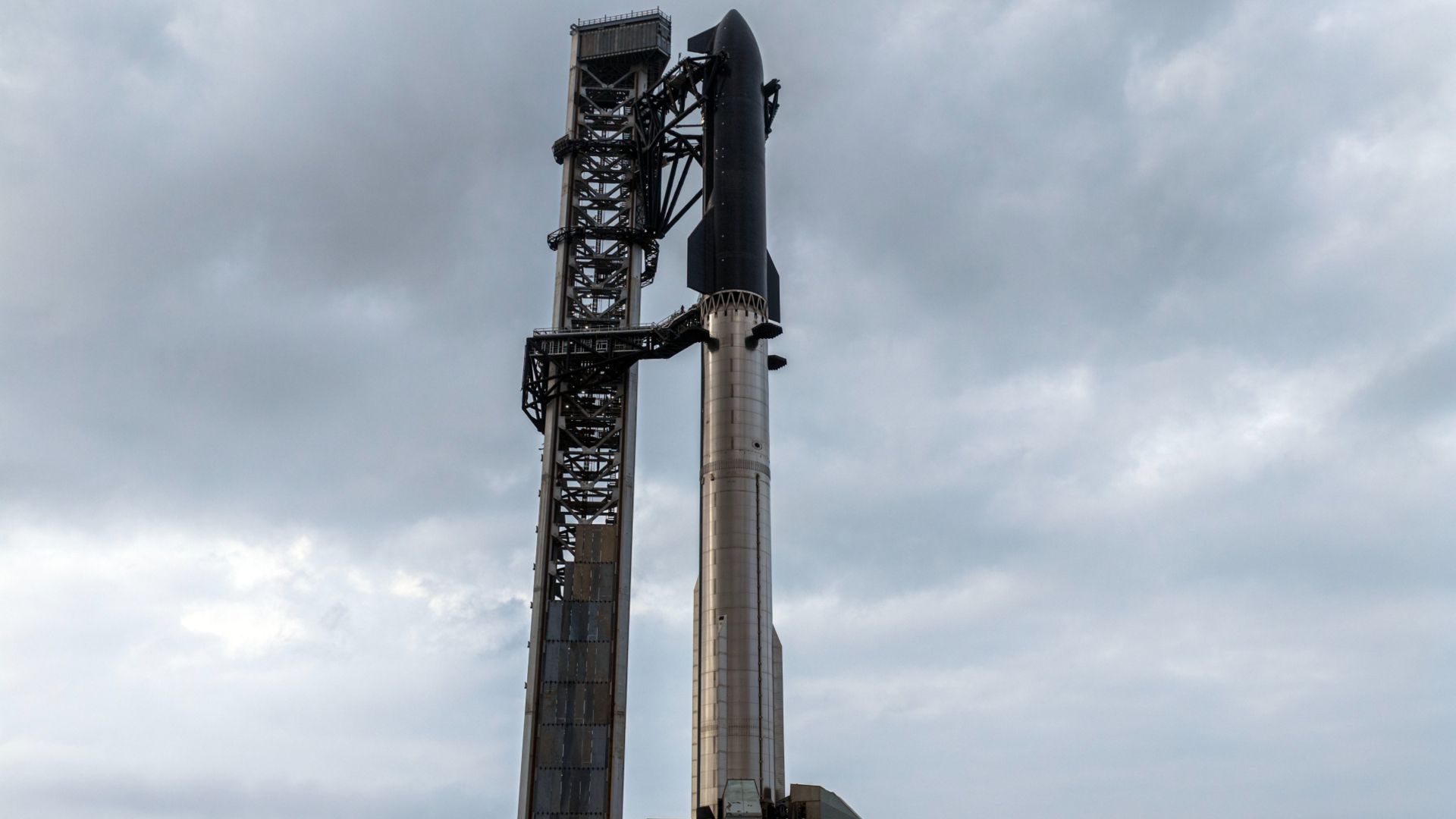 SpaceX Files for IPO at $1.75-2 Trillion Valuation; Starship V3 Debut Launch Imminent