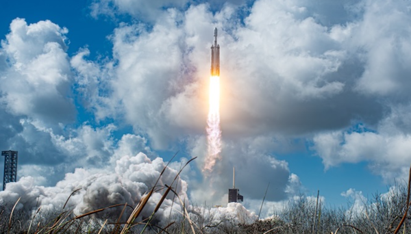 SpaceX猎鹰九号成功发射韩国CAS500-2地球观测卫星